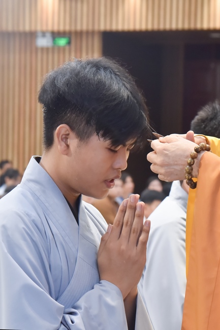 Lễ thế phát xuất gia 01/07 Nhâm Dần