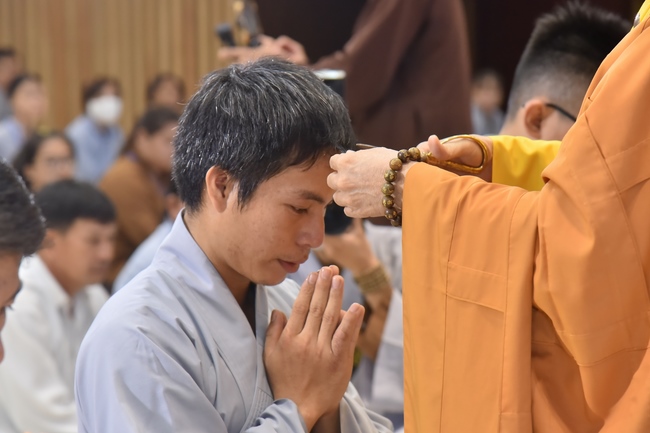 Lễ thế phát xuất gia 01/07 Nhâm Dần