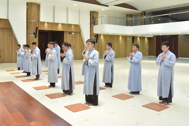 Lễ thế phát xuất gia 01/07 Nhâm Dần