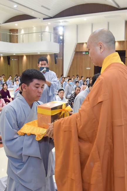 Lễ thế phát xuất gia 01/07 Nhâm Dần