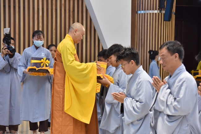 Lễ thế phát xuất gia 01/07 Nhâm Dần