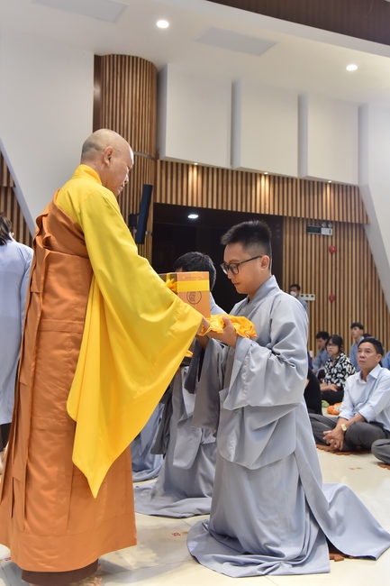 Lễ thế phát xuất gia 01/07 Nhâm Dần