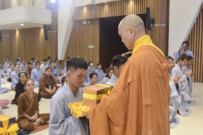 Lễ thế phát xuất gia 01/07 Nhâm Dần