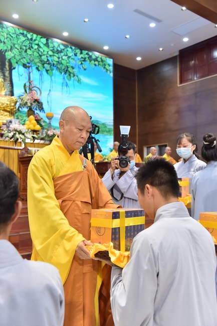 Lễ thế phát xuất gia 01/07 Nhâm Dần