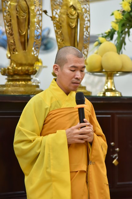 Nguyen Van Cu School students pray for University Examination 2022
