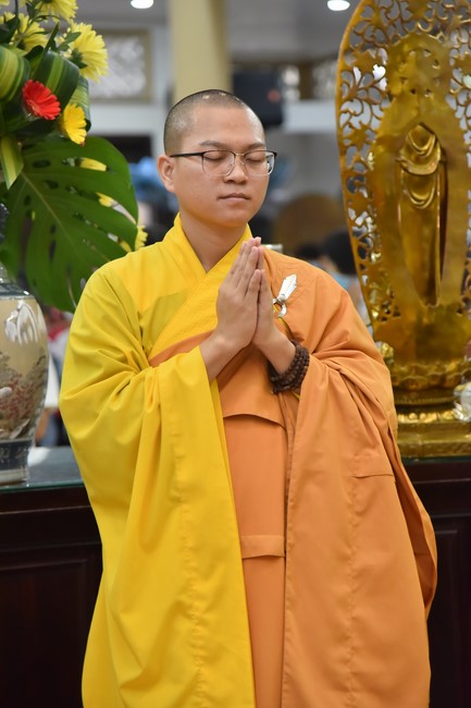 Nguyen Van Cu School students pray for University Examination 2022