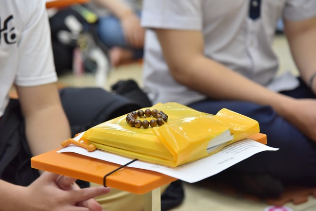Nguyen Van Cu School students pray for University Examination 2022