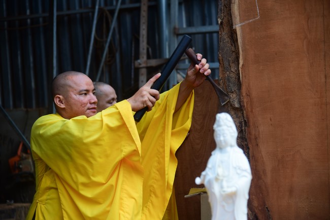 Lễ gia trì khởi công tạc tượng Phật