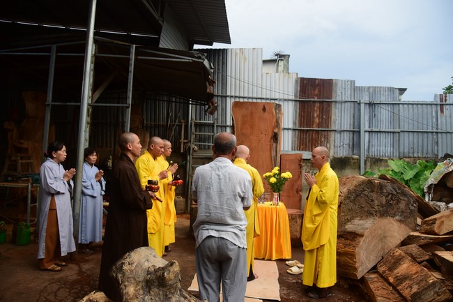 Lễ gia trì khởi công tạc tượng Phật