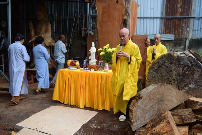 Lễ gia trì khởi công tạc tượng Phật