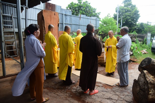 Lễ gia trì khởi công tạc tượng Phật