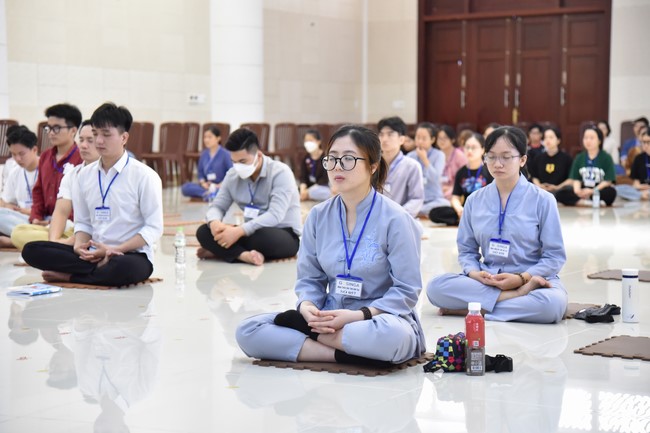 Gosinga Vietnam – Continuous Attention meditation Retreat for students