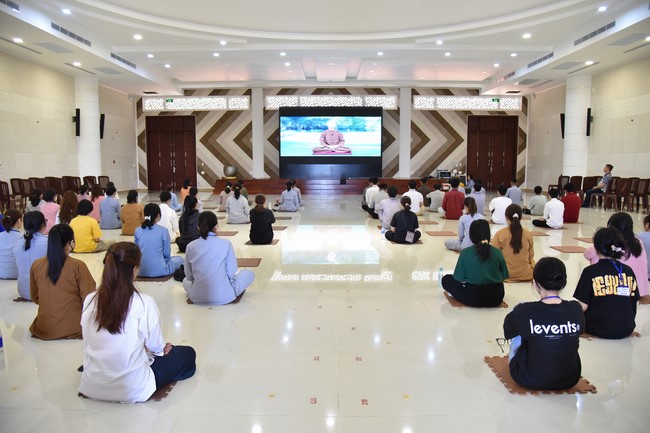 Gosinga Vietnam – Continuous Attention meditation Retreat for students