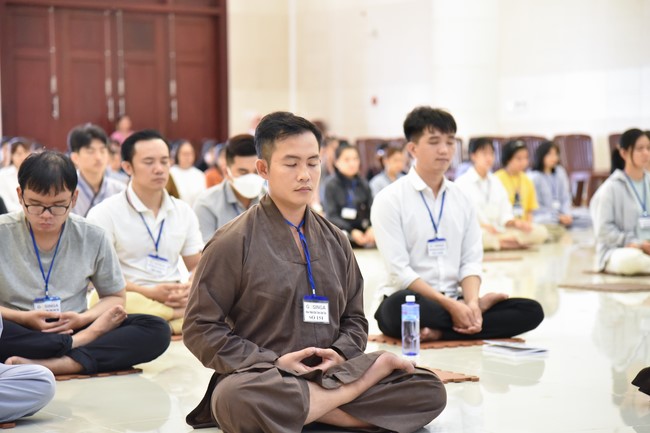 Gosinga Vietnam – Continuous Attention meditation Retreat for students