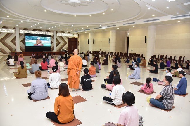 Gosinga Vietnam – Continuous Attention meditation Retreat for students