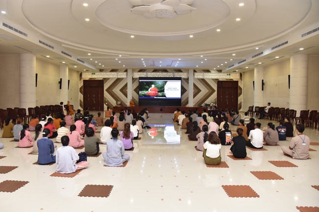 Gosinga Vietnam – Continuous Attention meditation Retreat for students