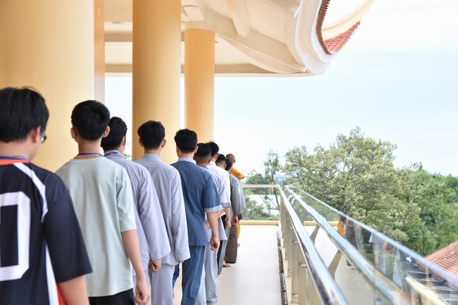 Gosinga Vietnam – Continuous Attention meditation Retreat for students