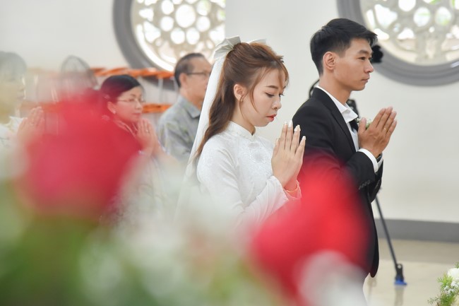 Wedding Ceremony at the pagoda