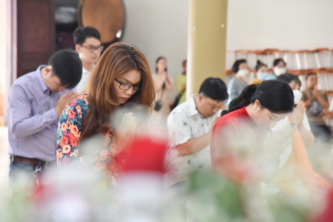 Wedding Ceremony at the pagoda