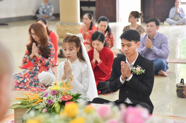 Wedding Ceremony at the pagoda