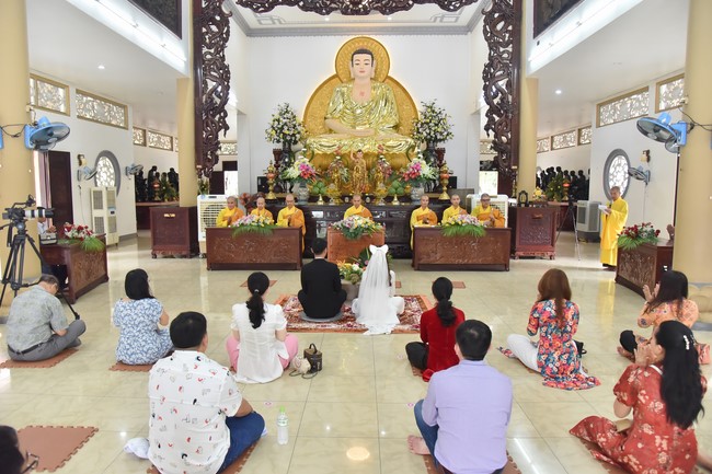 Wedding Ceremony at the pagoda