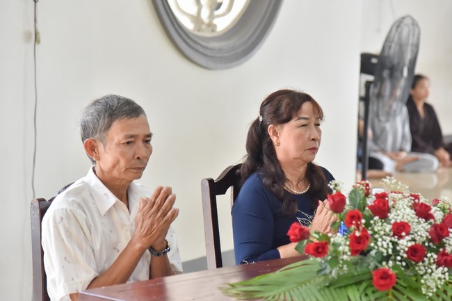 Wedding Ceremony at the pagoda