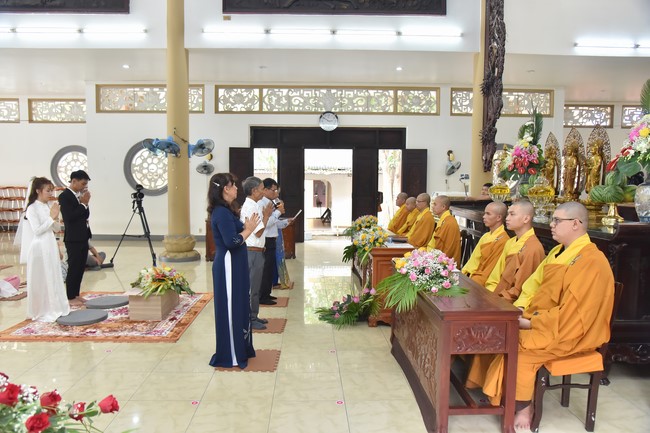 Wedding Ceremony at the pagoda
