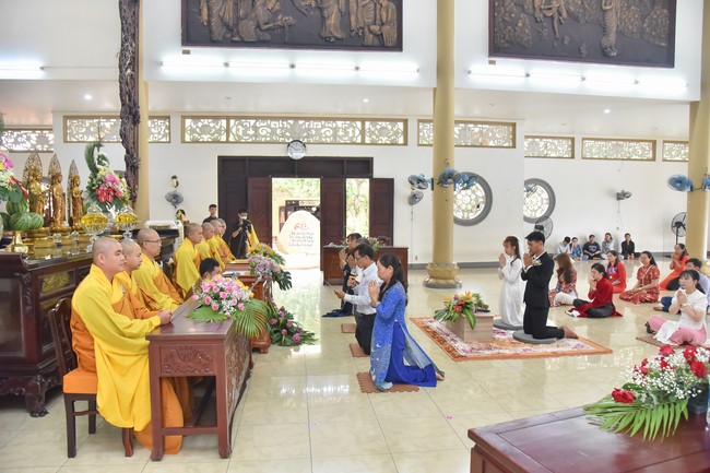 Wedding Ceremony at the pagoda