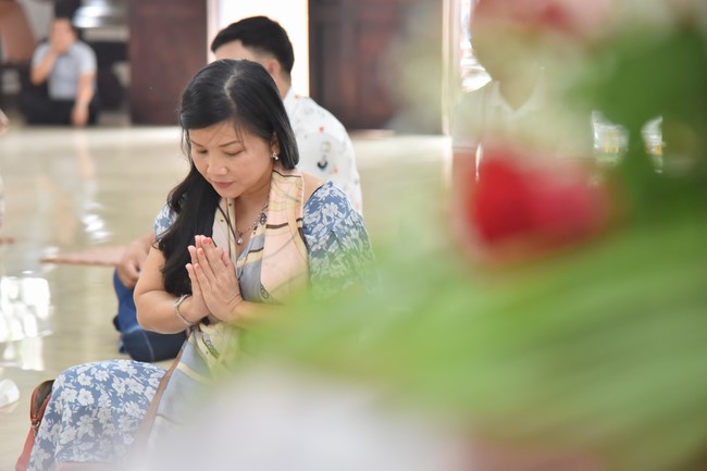 Wedding Ceremony at the pagoda