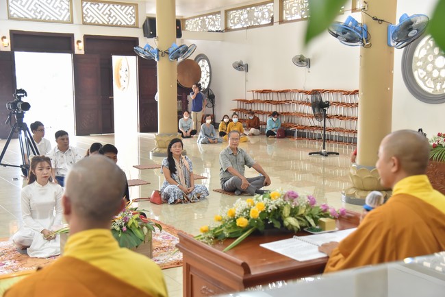 Wedding Ceremony at the pagoda