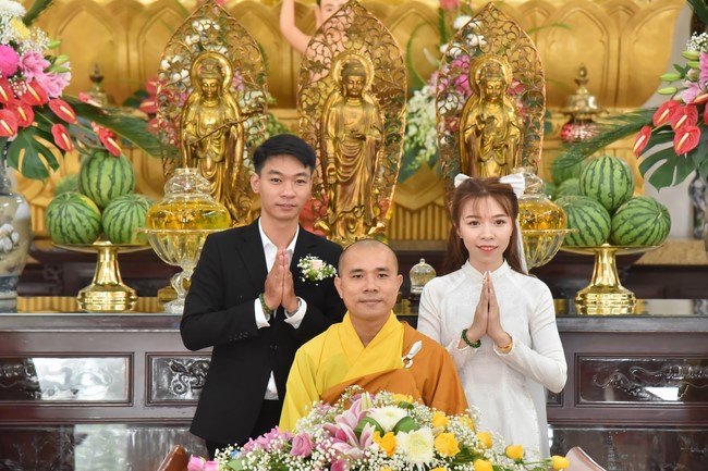 Wedding Ceremony at the pagoda