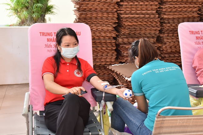 Humanitarian Blood Donation