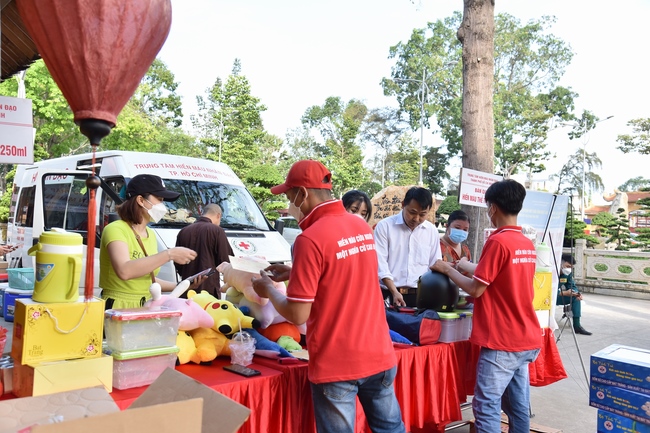 Humanitarian Blood Donation