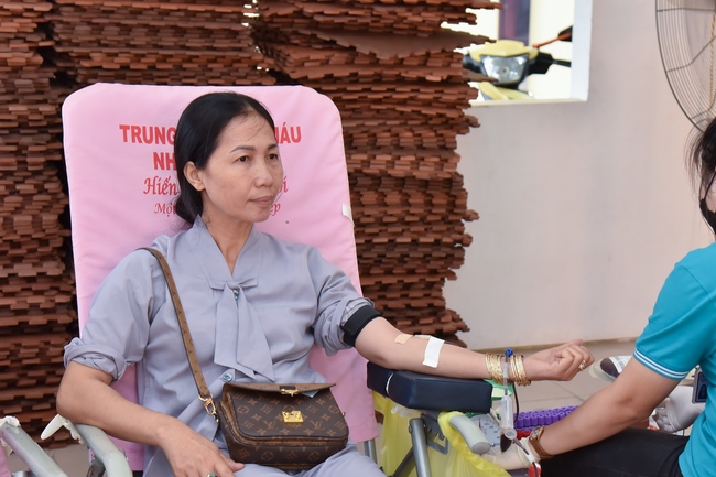 Humanitarian Blood Donation
