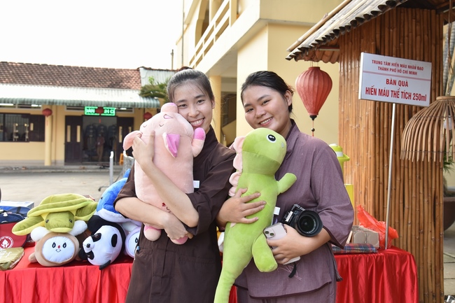 Humanitarian Blood Donation