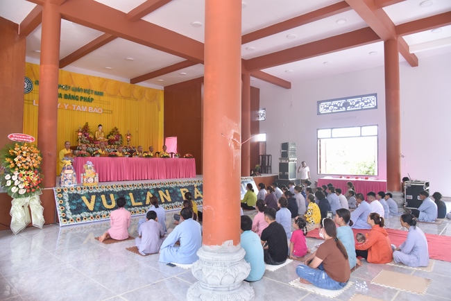 The Great Ullambana Ceremony at at Dang Phap Pagoda.