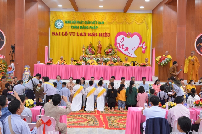 The Great Ullambana Ceremony at at Dang Phap Pagoda.