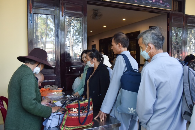 Entering the 97th Seven Day Retreat - Assembly for reciting the Buddha