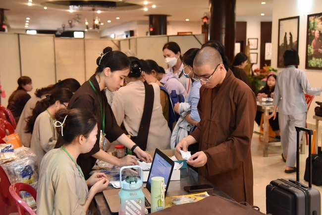 Entering the 97th Seven Day Retreat - Assembly for reciting the Buddha