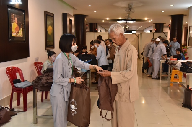 Entering the 97th Seven Day Retreat - Assembly for reciting the Buddha