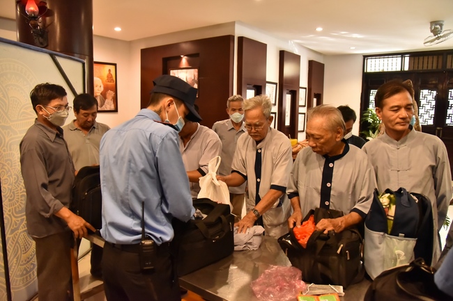 Entering the 97th Seven Day Retreat - Assembly for reciting the Buddha