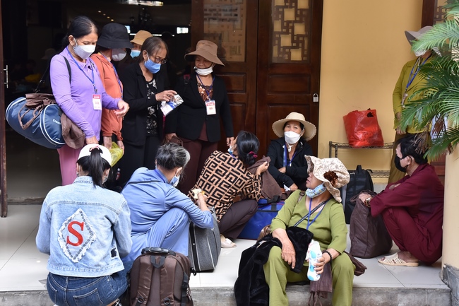 Entering the 97th Seven Day Retreat - Assembly for reciting the Buddha