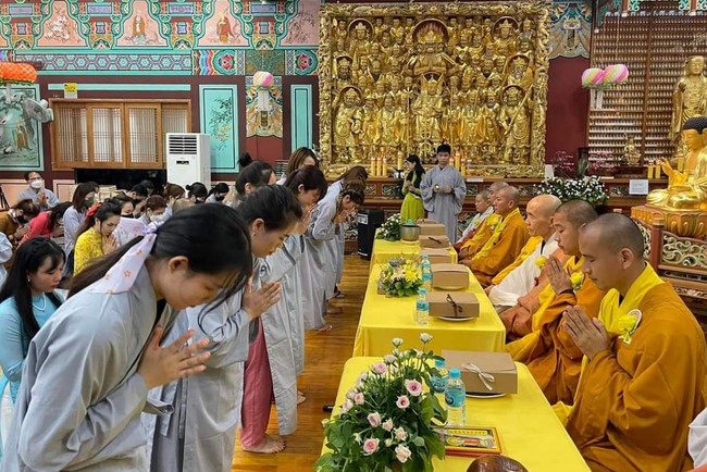 Great Ullambana Ceremony at Kim Cang Tinh Do Temple (창원금강정도사) in Masan City, Korea