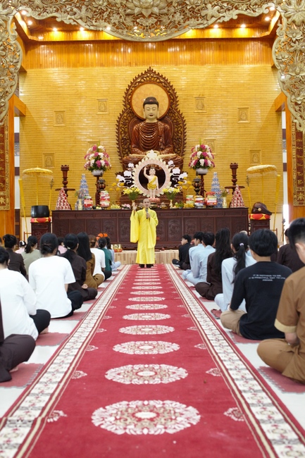 One-day Retreat for Students at Giai Lam pagoda, Ha Tinh