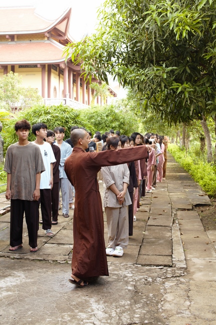 One-day Retreat for Students at Giai Lam pagoda, Ha Tinh