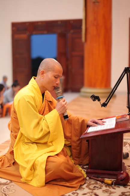 One-day Retreat for Students at Giai Lam pagoda, Ha Tinh