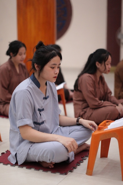 One-day Retreat for Students at Giai Lam pagoda, Ha Tinh