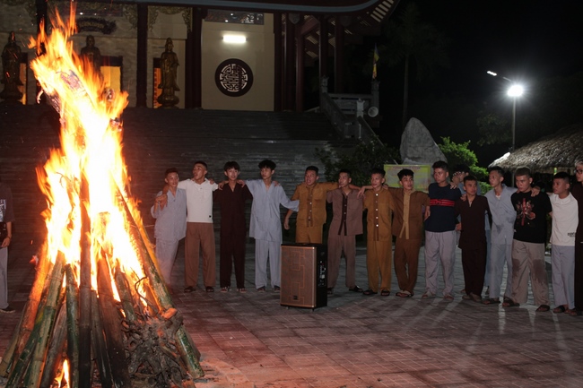 One-day Retreat for Students at Giai Lam pagoda, Ha Tinh