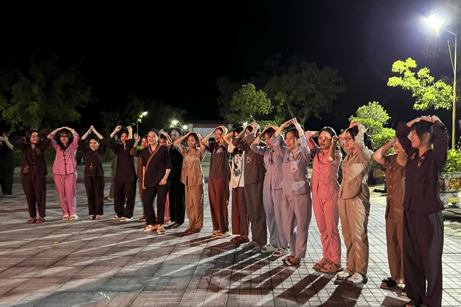 One-day Retreat for Students at Giai Lam pagoda, Ha Tinh
