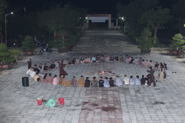 One-day Retreat for Students at Giai Lam pagoda, Ha Tinh